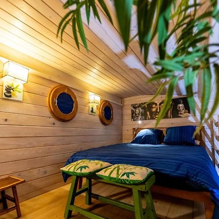 Gite Et Chambre D'Hote Gussignies Buitenkant foto