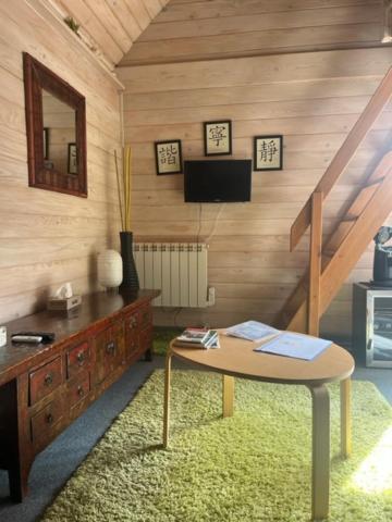 Gite Et Chambre D'Hote Gussignies Buitenkant foto
